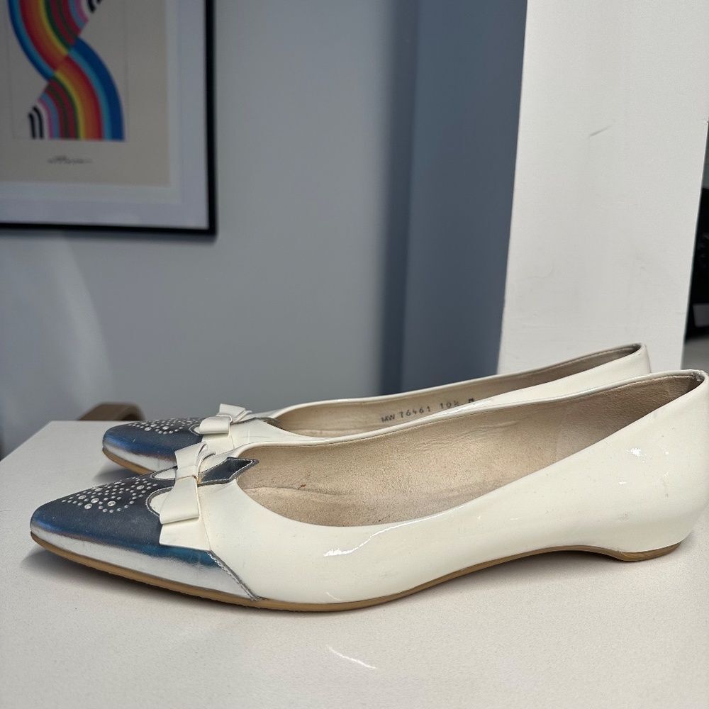 Stuart Weitzman Whiskerlo Pointed Toe Flats In Wh… - image 4